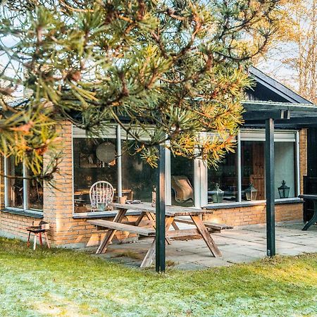 2 Person Holiday Home In Tarm Fjerbæk Zewnętrze zdjęcie